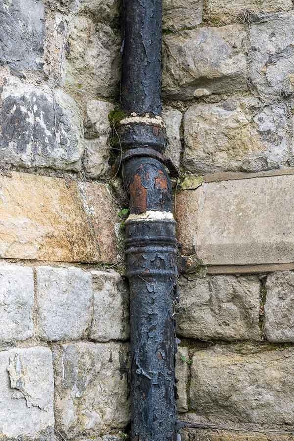 Inadequacy of rainwater goods, drainpipes and gutters to replace