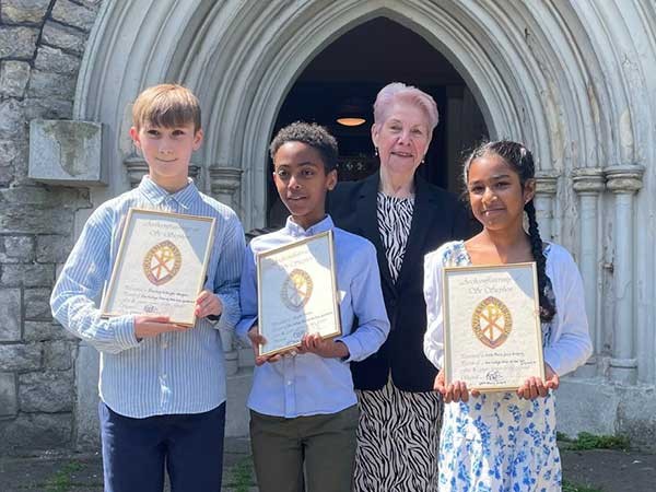 OLSS-pagethumb-altar-servers-600x450.jpg